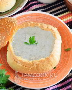 Чешский чесночный суп-пюре в хлебе