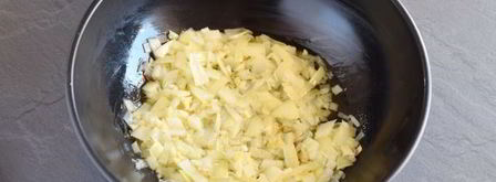 чешский чесночный суп-пюре в хлебе. Шаг 10