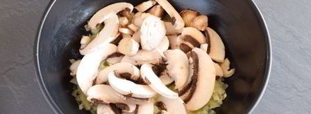 чешский чесночный суп-пюре в хлебе. Шаг 12