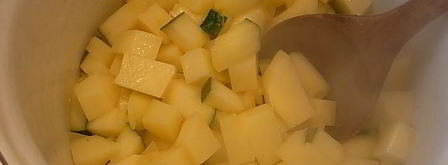 суп-пюре из кабачка с творожным кремом. Шаг 2