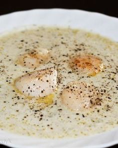 Суп пюре из кольраби с морскими гребешками