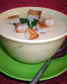 Суп-пюре из цветной капусты со сливками и сыром