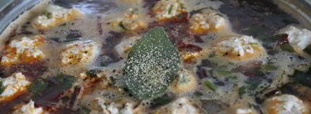 суп с куриными фрикадельками, свекольными листьями и перловкой. Шаг 11