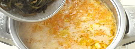 суп с морской капустой и зеленым горошком. Шаг 4