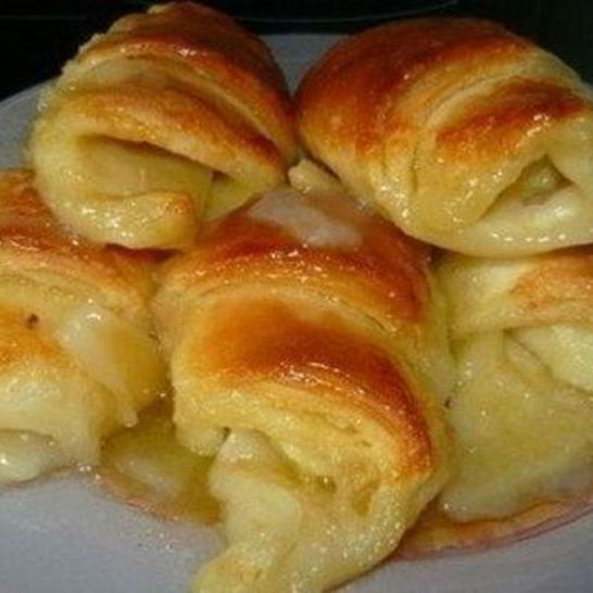 Рецепт ароматных домашних слоек с яблоками