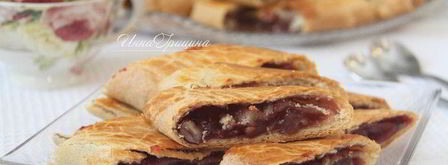 бабушкины рулетики с клубникой и лукумом. Шаг 13