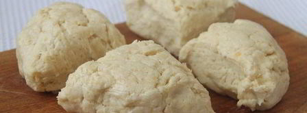 бабушкины рулетики с клубникой и лукумом. Шаг 8