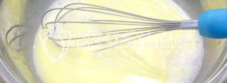 блины на сливках с творогом и клубничным джемом. Шаг 3