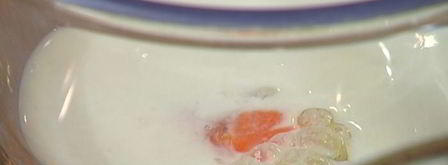 блины с творогом, пореем и семгой под соусом бешамель. Шаг 3