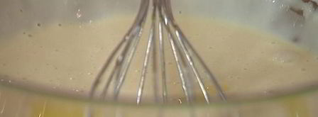 блины с творогом, пореем и семгой под соусом бешамель. Шаг 4