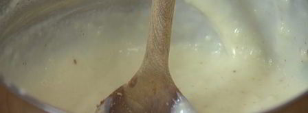 блины с творогом, пореем и семгой под соусом бешамель. Шаг 11