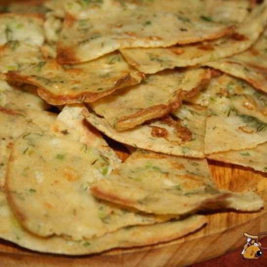 Рецепт рисовых блинчиков с сыром, чесноком и зеленью