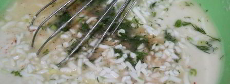 рисовые блинчики с сыром, чесноком и зеленью. Шаг 3