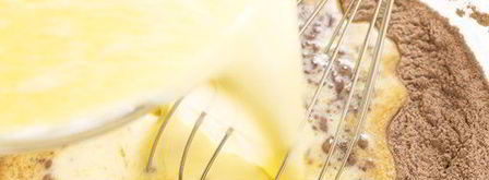 шоколадные блинчики с бананом, клубникой и сливками. Шаг 10