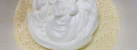 тонкие блинчики на кефире ажурные. Шаг 4