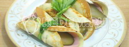 яичные блинчики с колбаской. Шаг 8