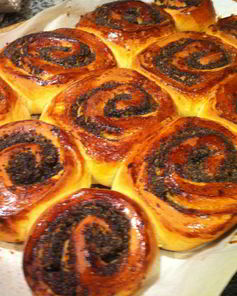 Булочки с маком