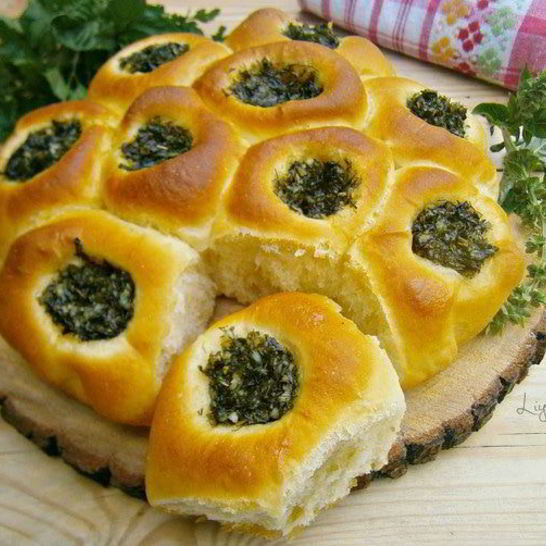 Рецепт булочек с пряным сливочным маслом