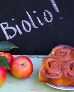 Булочки с яблочной начинкой