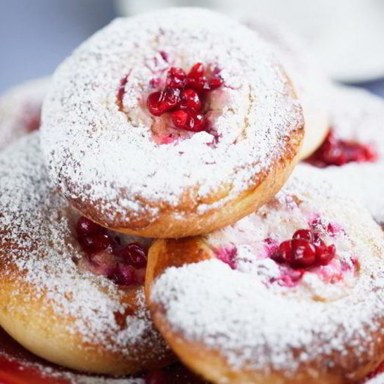 Рецепт карельских булочек с брусникой и ржаными хлопьями nordic