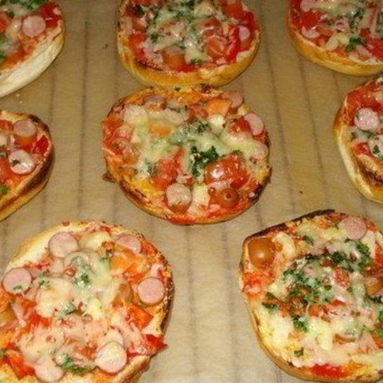 Рецепт очень быстрых булочек-пицц к завтраку