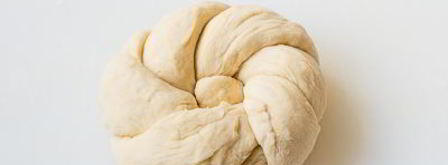 плетеные булочки с кунжутом. Шаг 14