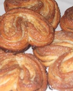 Плюшки с сахаром и корицей