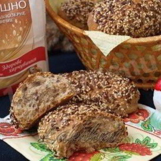 Рецепт полезных булочек на кефире с семенами льна и кунжута
