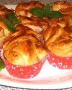 Сдобные булочки с ягодами