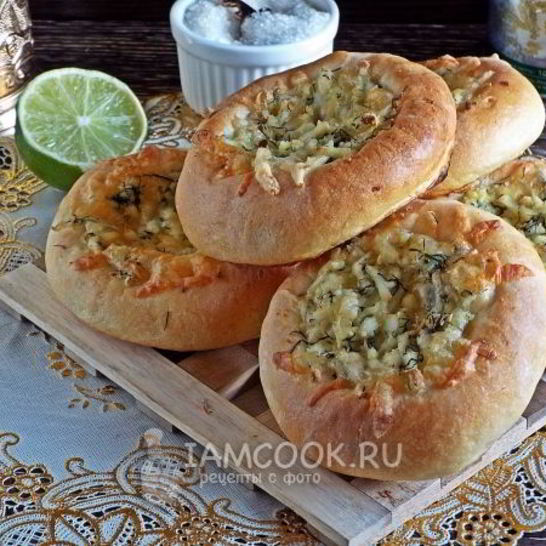 Рецепт ватрушки с сыром и яйцом