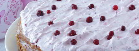 брауни с чизкейком, взбитыми сливками и ягодой. Шаг 11