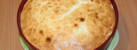 брауни с чизкейком, взбитыми сливками и ягодой. Шаг 8