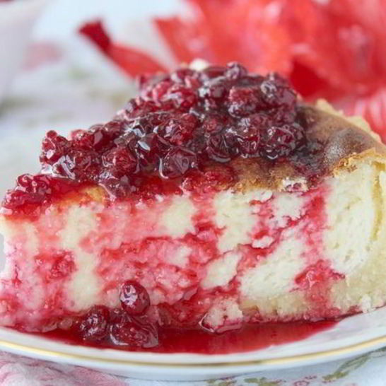 Рецепт чизкейка с брусничным соусом