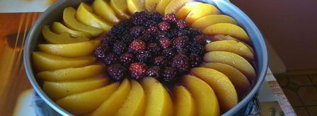 чизкейк украшенный фруктами. Шаг 8