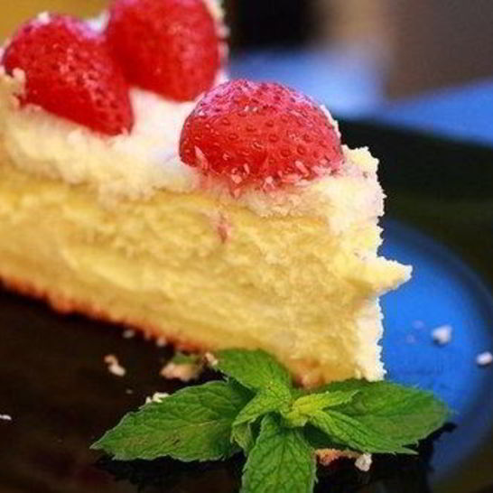Рецепт лимонного чизкейка с клубникой и кокосовой стружкой