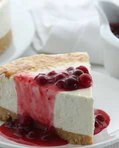 Медовый чизкейк с клюквенным соусом