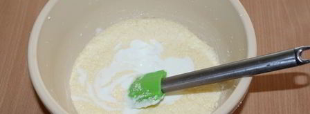 йогуртовый кекс с клубникой. Шаг 2