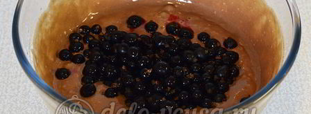 кекс со смородиной. Шаг 11