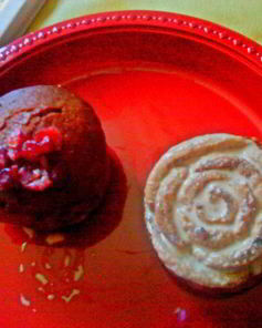 Кексы с молочным шоколадом и клюквой