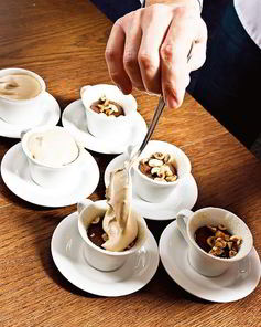 Холодно-горячий шоколадный кекс-пудинг