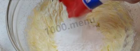 классические капкейки шоколадные с разным цветным кремом. Шаг 13