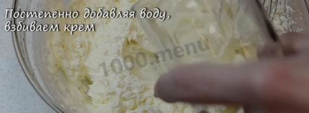 классические капкейки шоколадные с разным цветным кремом. Шаг 15