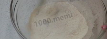 классические капкейки шоколадные с разным цветным кремом. Шаг 7