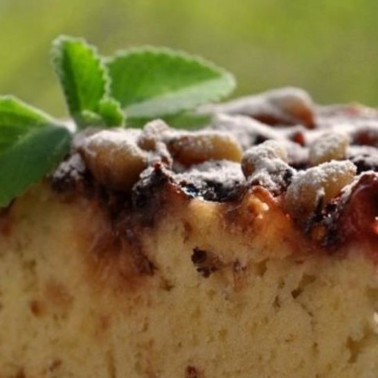 Рецепт клубничного кекса с кедровыми орешками