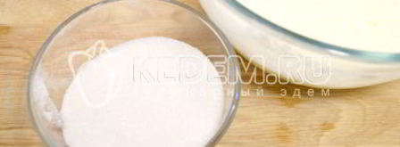 пасхальные кексы с цукатами. Шаг 3