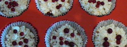 шоколадно-творожные кексы с брусникой. Шаг 8