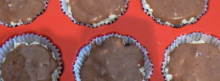 шоколадно-творожные кексы с брусникой. Шаг 9