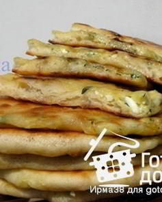 Хачапури с сыром и вареным яйцом