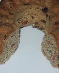 Ароматный хлеб с изюмом и сухофруками