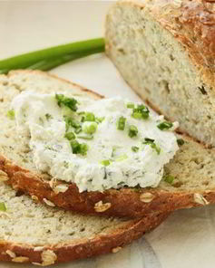 Хлеб из овсяных хлопьев с зеленью